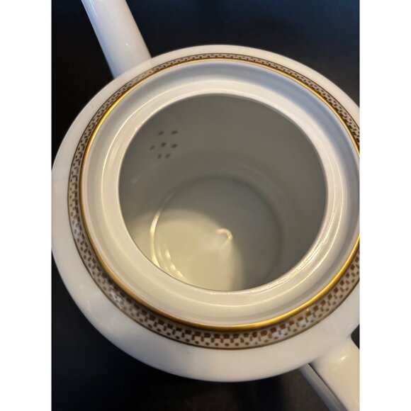 Vintage White and Gold Trim Kahla Porcelain Tea Pot / teapot 7.5x9 - Picture 10 of 16